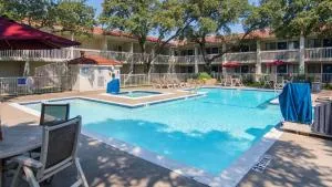Motel 6-Addison, TX - Dallas - Addison