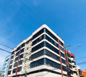 Apto com suíte e vista para o mar com churrasqueira, wi-fi e net.