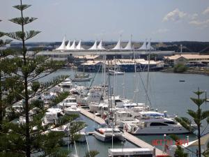 Main Beach Waterfront Apartment