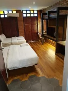 Little Kampung Studio - Kampong Banjar