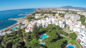 Lujoso Apartamento de 2 dormitorios en Banús
