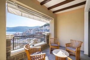 Lustica Apartments Marina Bay