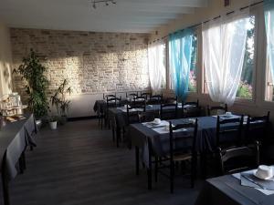 Hotels Hotel des Voyageurs : photos des chambres