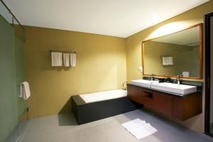 Hotel Neo+ Green Savana Sentul City