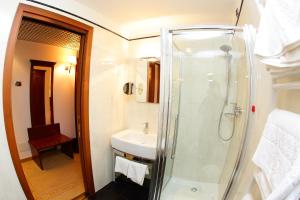 Single Room with Spa Access