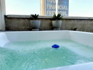 1804 Franklin 3-Bed Penthouse with Rooftop Jacuzzi