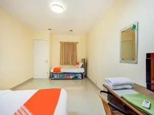 OYO 3148 Sofia Homestay Syariah - Bubulak 3