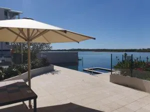 Trafalgar Towers - Pacific Paradise 