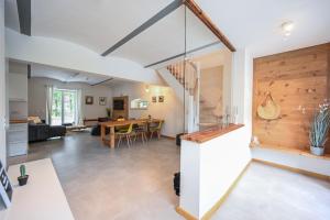 Moderne und gemütliche MaisonetteFerienwohnung mit Terrasse und WALLBOX im FarmHouse Eckartsberg bei Zittau