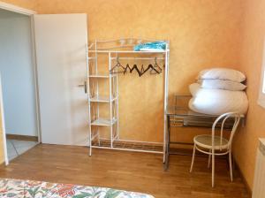 Maisons de vacances Maison avec veranda proche du centre ville : photos des chambres