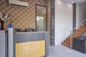 Hotel Palace Residency near Lokmanya Tilak Terminus