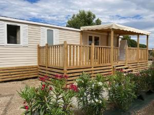 Campings MHVACANCES LOUENT PLUSIEURS MOBILHOMES DANS CAMPING 4 ETOILES A 200m DE LA PLAGE ET CURE THERMALE : photos des chambres