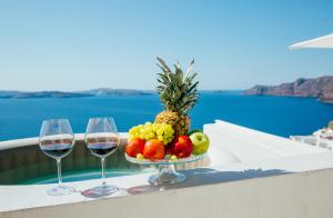 La Maltese Oia Luxury Suites Santorini Greece