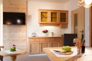 Superior One-Bedroom Apartment with Balcony room in Haus Bstieler