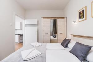 Apartments Plac na Groblach by Renters