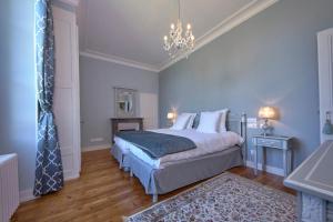 B&B / Chambres d'hotes Chateau Vary : Chambre Lits Jumeaux - Vue sur Jardin