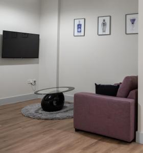 Hereford City Centre - Apartment 2, Isabella House - Modern Apartment In The Heart of The City - Sleeps 2 Guests - Hosted by RENTMYHOUSE