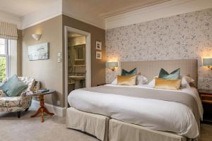 Large Double or Twin Room room in Hotel Penzance