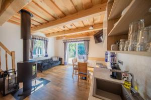 Chatička u řeky - Kouty nad Desnou