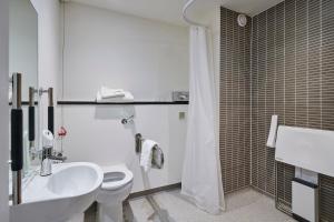 Holiday Inn Leeds Garforth by IHG