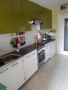 Habitacion doble en casa compartida con anfitriones