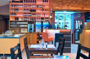 Hotels FH Confort Hotel Orleans Co'met : photos des chambres