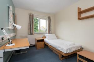 Room in Nice Part of Hull Quick Central