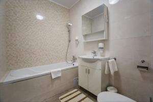 No. 10 - The Penthouse in City Center