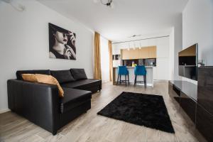 No. 10 - The Penthouse in City Center