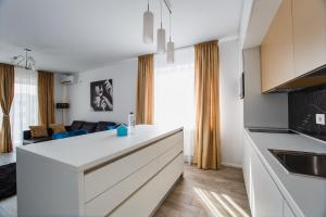 No. 10 - The Penthouse in City Center