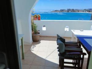 Breezy Holiday Home in Paros at Beach Paros Greece