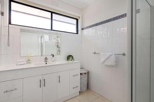 Stunning Bay View Accommodation in Rye