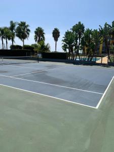 Apartment 2 minutes from beach with pool