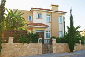 Villa Orpheya, Villák - Protarász