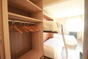 Hotel, H de lAnton