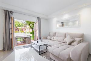 Estepona - Playa - Villa de 3 dormitorios con acceso directo a la piscina y al lado del mar Si7