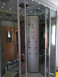 B&B / Chambres d'hotes Chambre Mobi-Loft cosy sauna ,douche hammam : photos des chambres