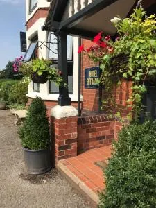Rowton Poplars Hotel - Rowton