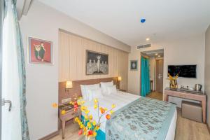Deluxe Twin Room room in Taximist Hotel