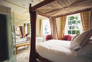 Deluxe Double Room room in Hickman Hill Hotel