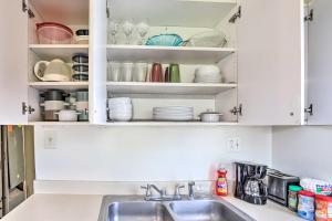 Lovely Royal Oak Unit Less Than 10 Min to Vibrant Downtown