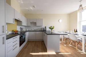 Hereford City Centre - Apartment 5, Isabella House - Modern Apartment In The Heart of The City - Sleeps 6 Guests - Hosted by RENTMYHOUSE