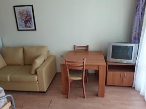 PRIVATE STUDIO IN FORT NOKS
