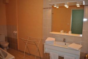 Hotels Hotel Auberge de La Nauze : Chambre Double Confort