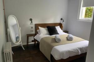 Classroom Flat Suite in a converted school in Fowey town centre