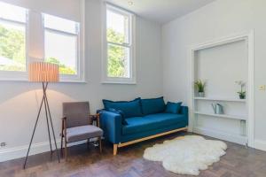 Classroom Flat Suite in a converted school in Fowey town centre