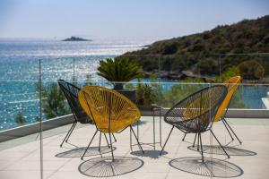 Beachfront Villa Extravaganza with Infinity Pool