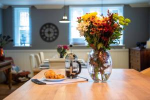 The Vestry - Sleeps 12 - With Hot Tub