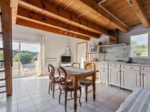 Villas Classy Villa in Roquebrun with Swimming Pool : photos des chambres