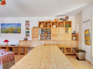 Villas Cozy Villa in Roquebrun with Private Pool : photos des chambres